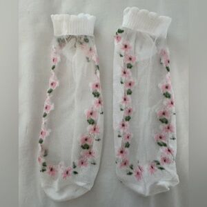 🆕 White Sheer Flower Socks